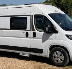 Giottivan 60B – Camper en Alquiler en Barcelona | LivesCamper