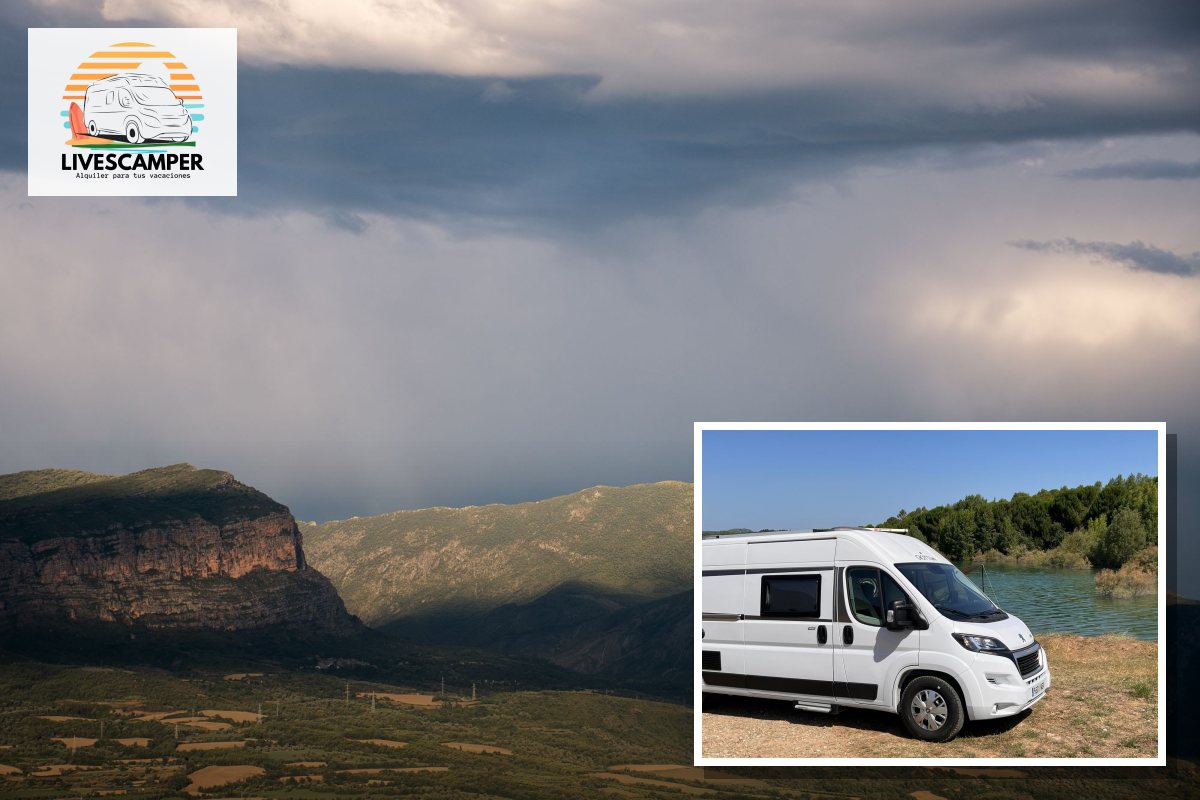 Furgoneta camper Giottivan 60B de LivesCamper sobre un paisaje de montaña de Cataluña